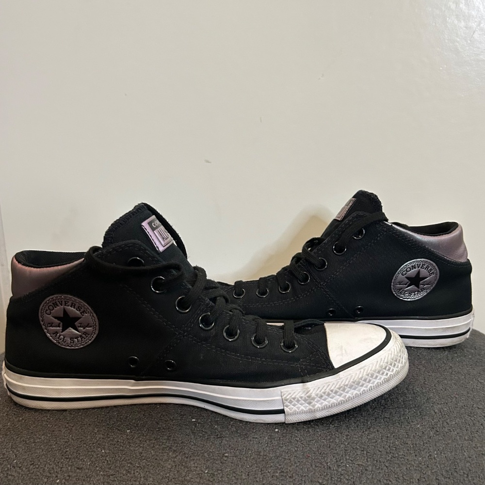 Converse Chuck Taylor All⭐️Star Size 10 Iridescent trim - Picture 2 of 9